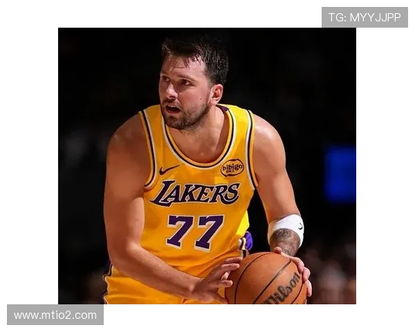 东契奇狂砍44分后求赞：防守表现也很棒